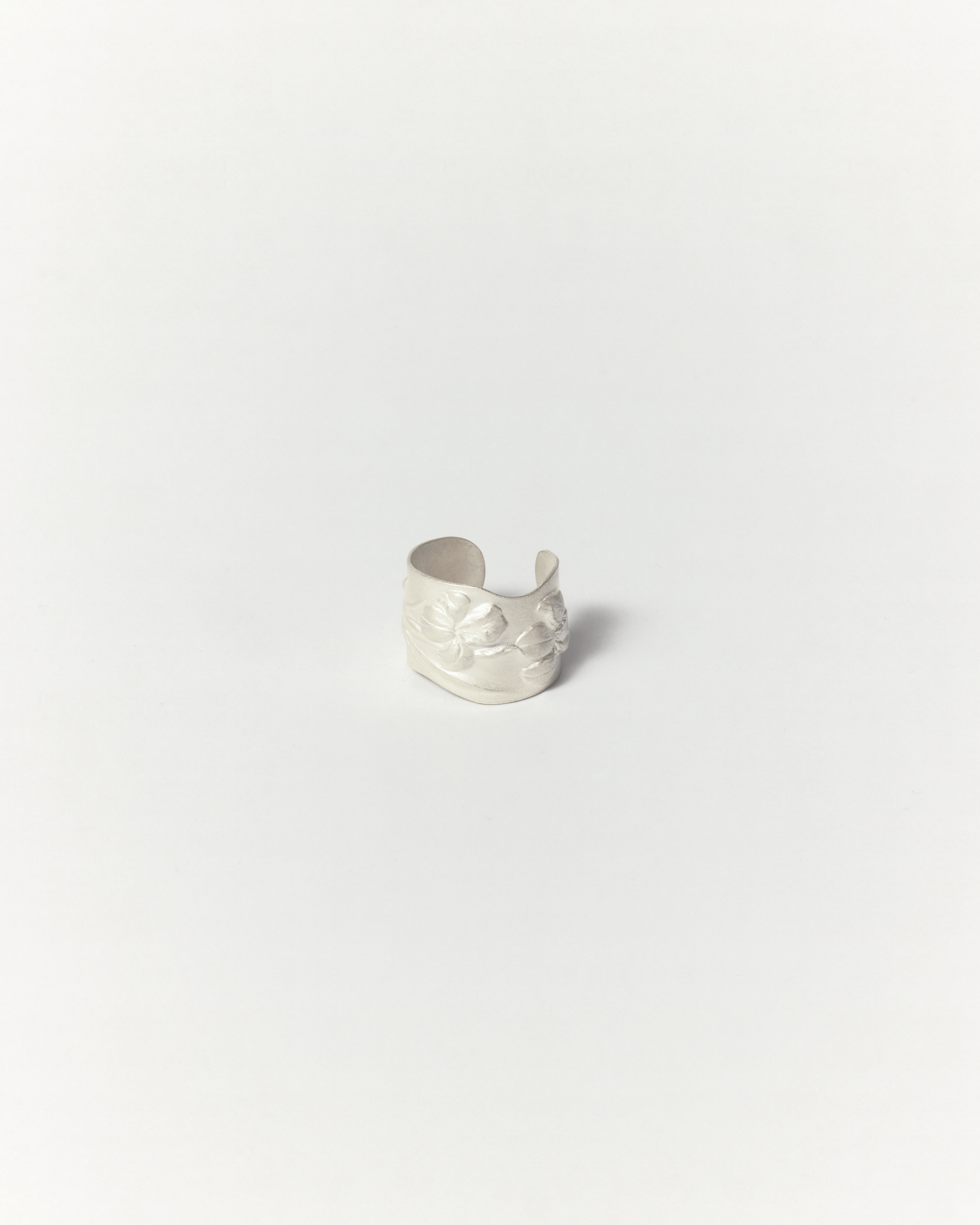 blanc iris✨ silver ring IRIS – CHISEL